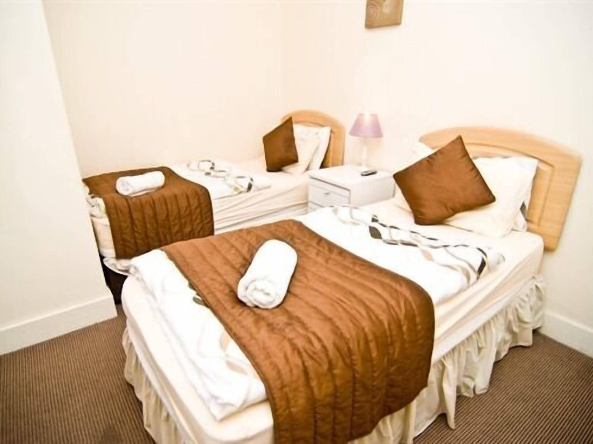 Skylark Guest House Hounslow Eksteriør bilde