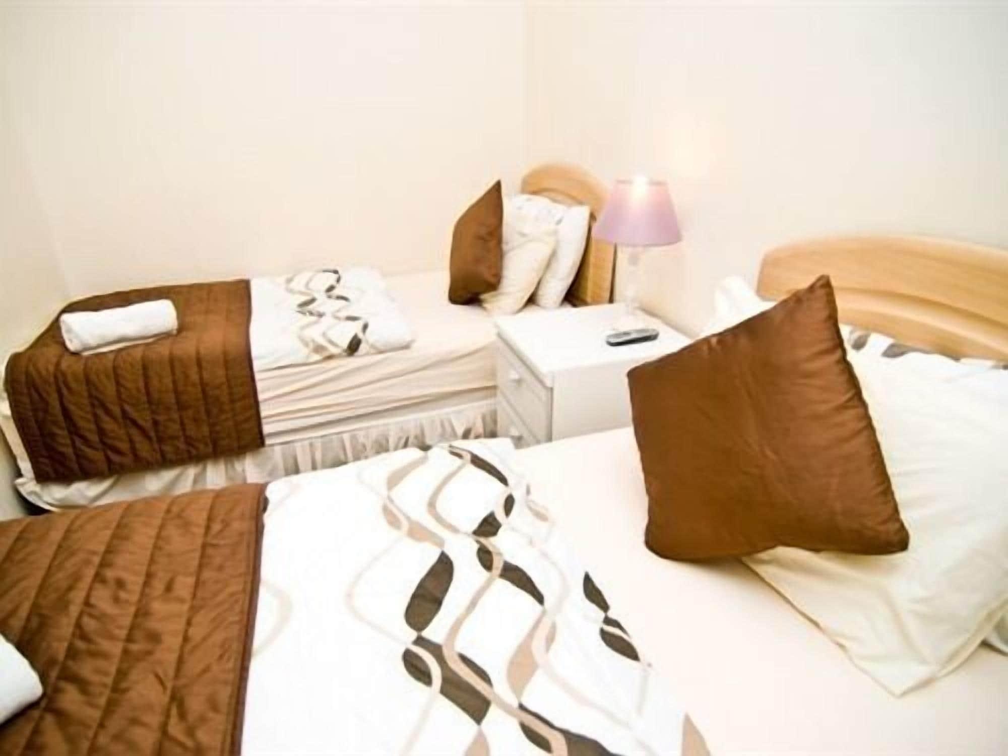 Skylark Guest House Hounslow Eksteriør bilde