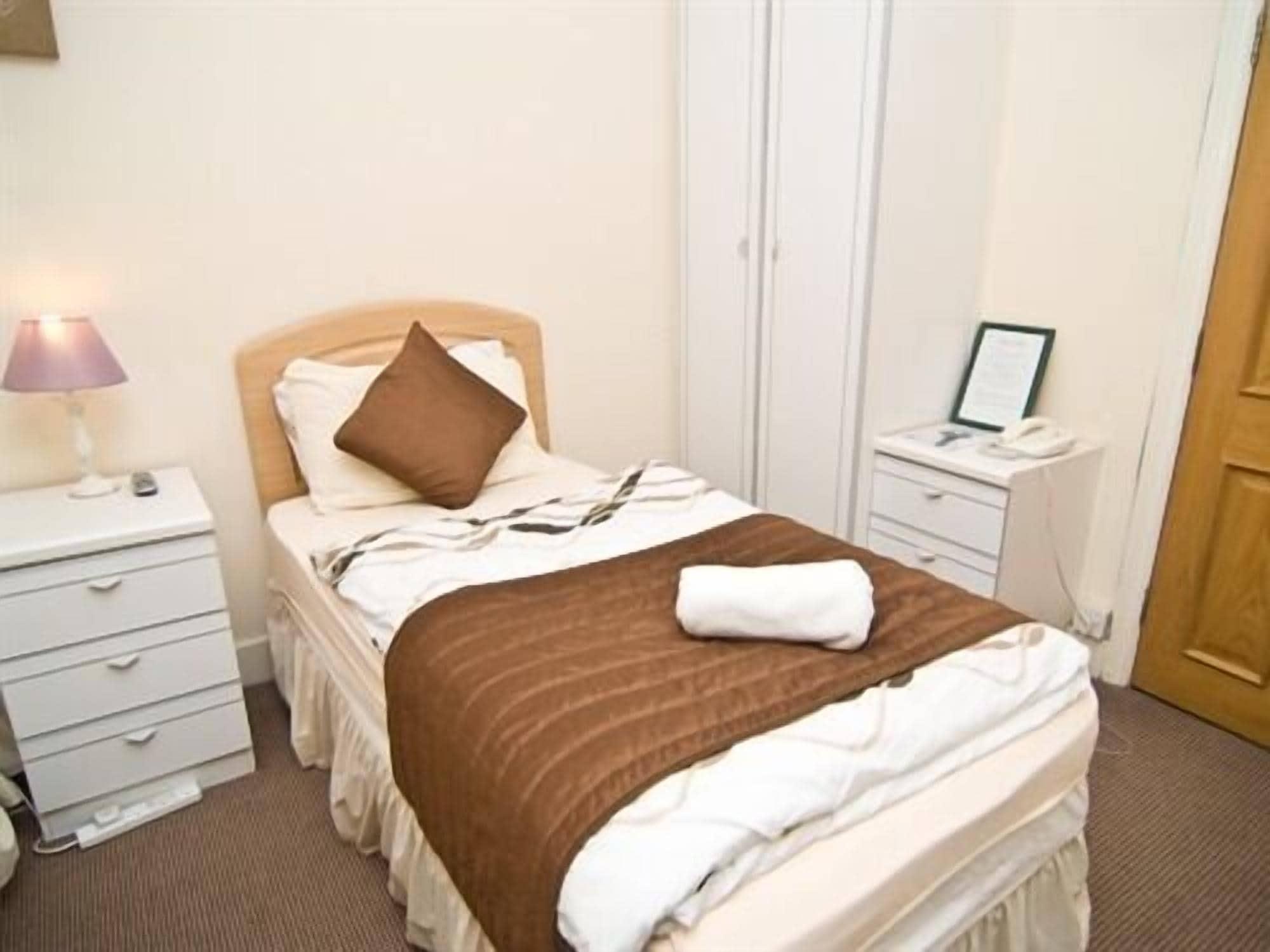 Skylark Guest House Hounslow Eksteriør bilde