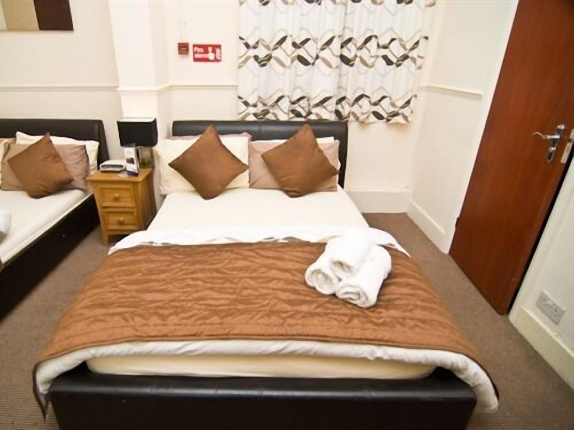 Skylark Guest House Hounslow Eksteriør bilde